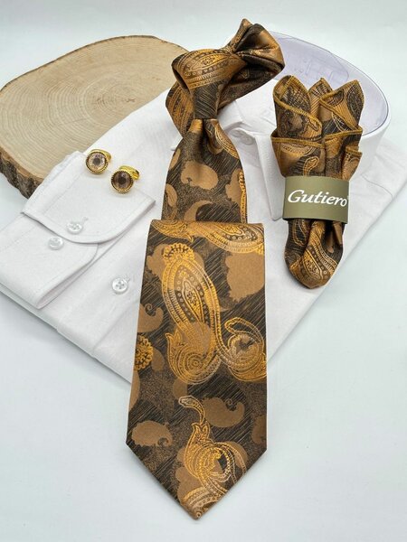 Flying tie with pocket