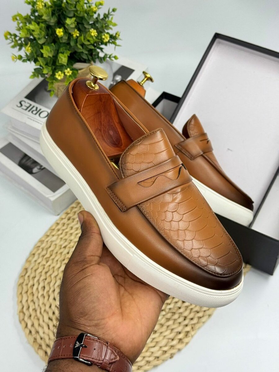 CLARKS CLASSIC WEAR