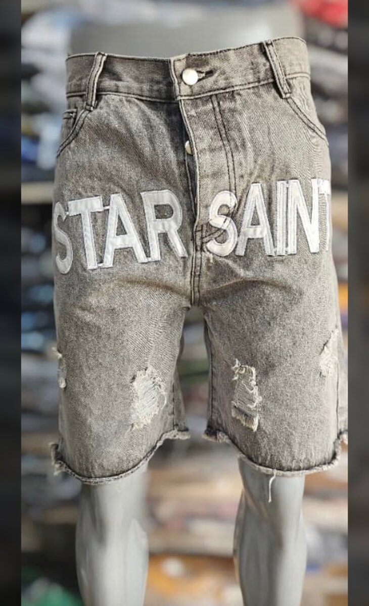 Shorts en jean décorés tendance