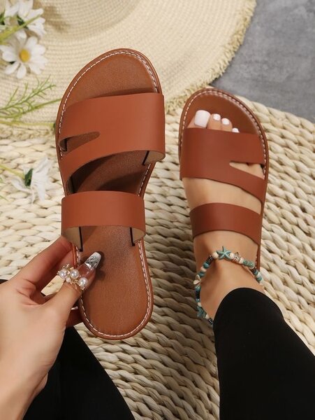 Sandales marron en cuir élégant