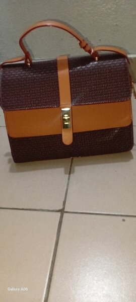 Sac à main élégant en cuir