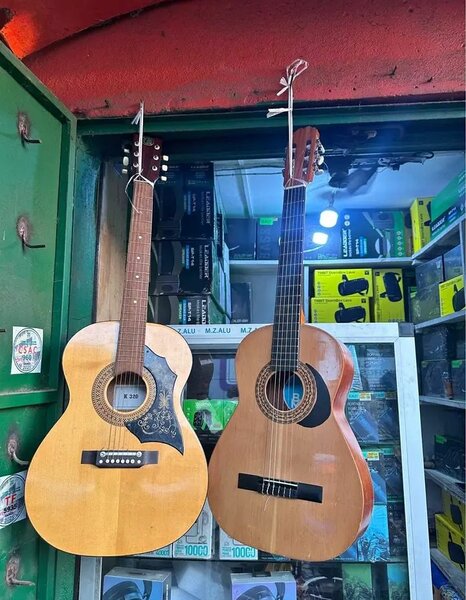 Guitares acoustiques élégantes