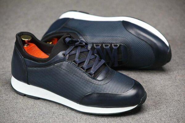 Sneakers en cuir bleu marine