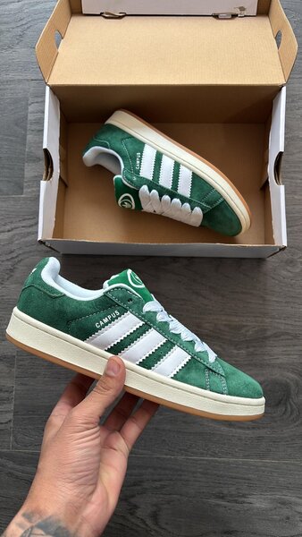 Sneakers verts en daim stylés