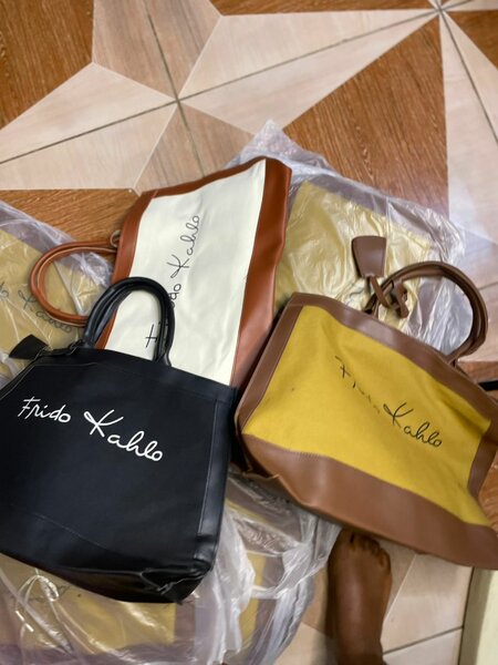 Sacs fourre-tout élégants Frida