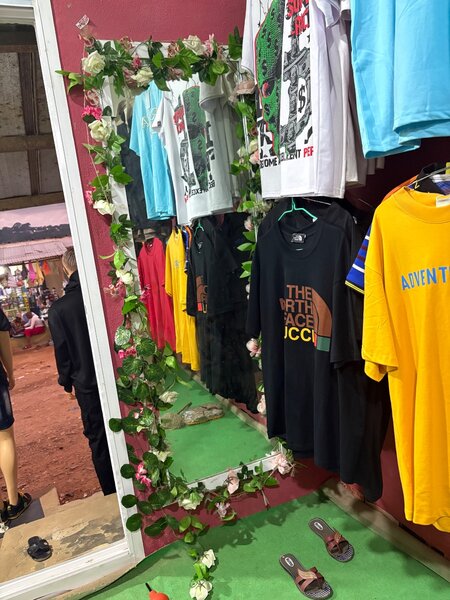 Robe en dentelle blanche élégante