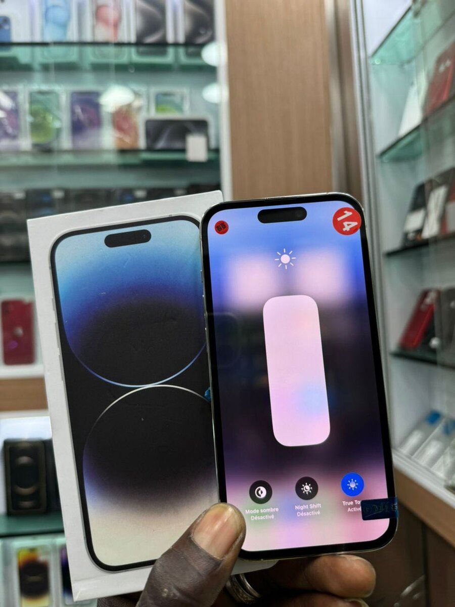 14 Pro 128giga avec carton zo