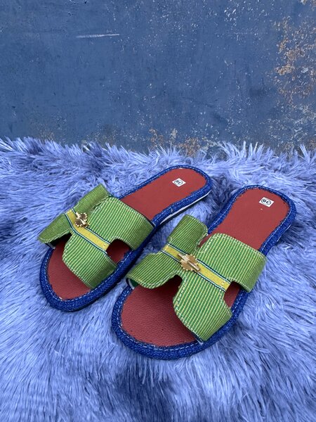 Claquettes Vertes Élégantes