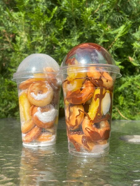 Gobelets de mini donuts sucrés