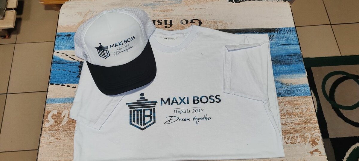 Casquette et T-shirt Maxi Boss