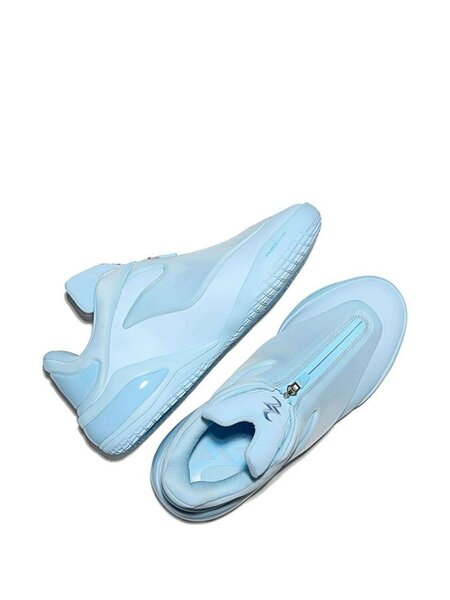 Sneakers bleu modernes unisexes