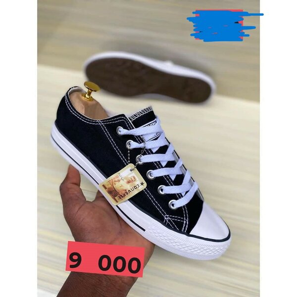 baskets noires CONVERSE 