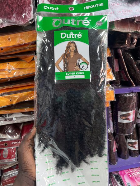 Tresses Outré Super Kinki