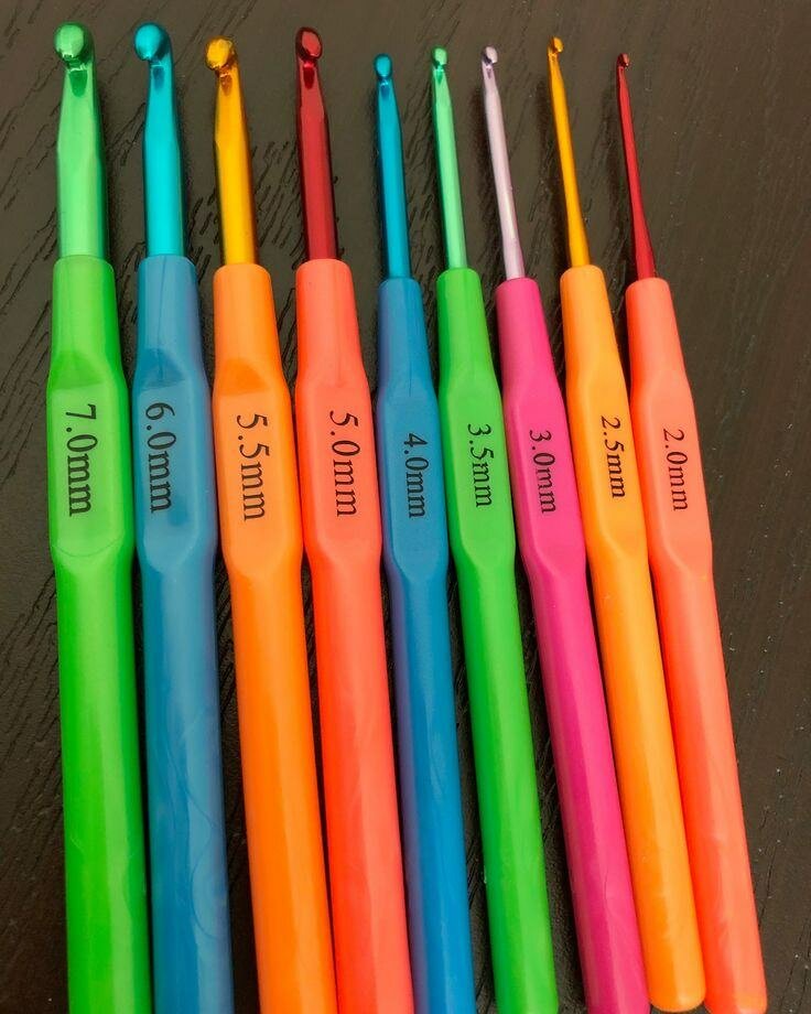 Crochets en aluminium colorés