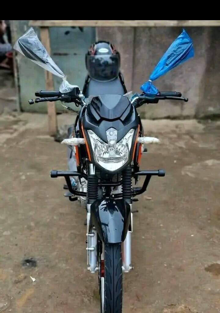 Moto Apsonic rouge et noir