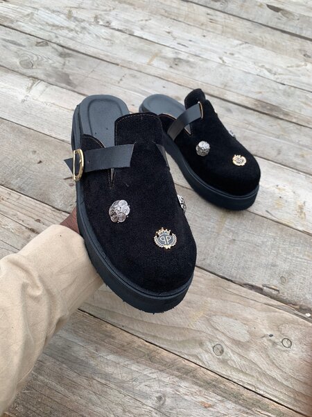 Sabots Noir en Daim Stylisés