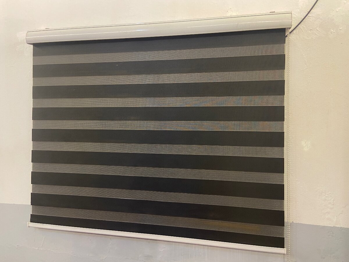 First class window, zebra blinds, black color