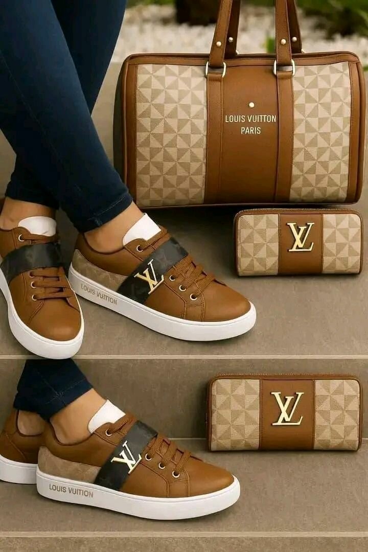 Sneakers et sac en cuir