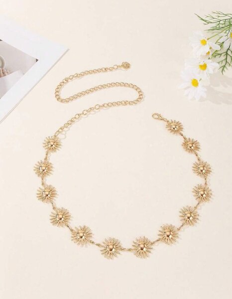 Collier doré floral élégant