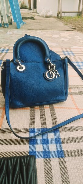 Sac à main bleu élégant