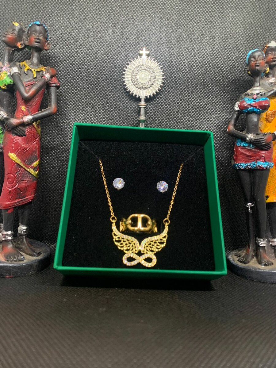 Chanel Gold Necklace Set with Diamond Earrings