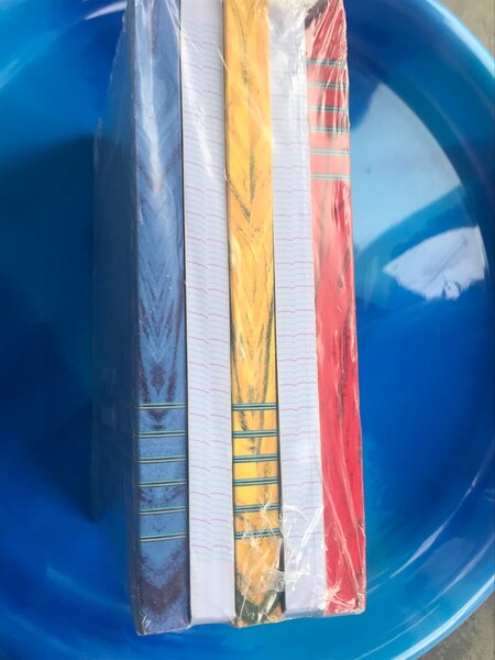 Cahier 300 pages (lot de 5)