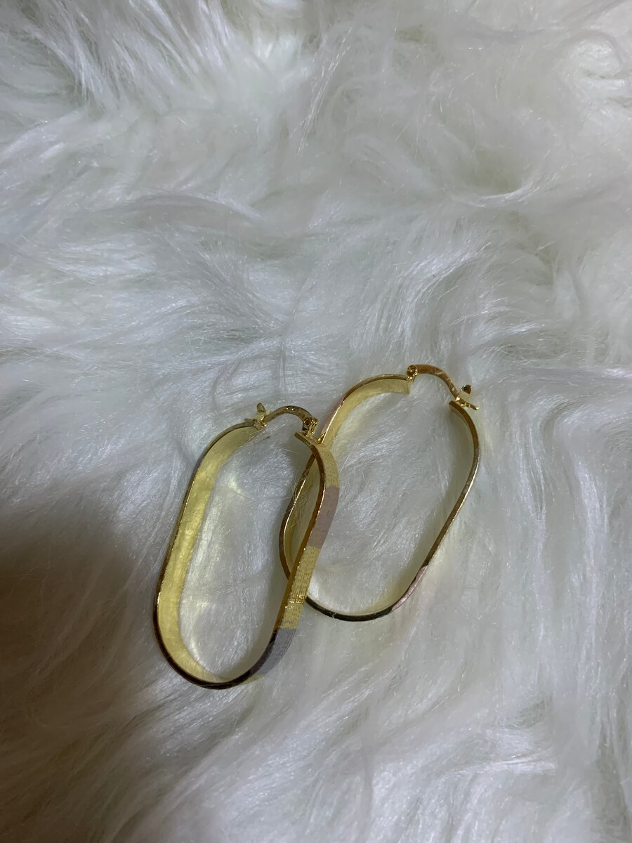 Boucles d'oreilles ovales dorées