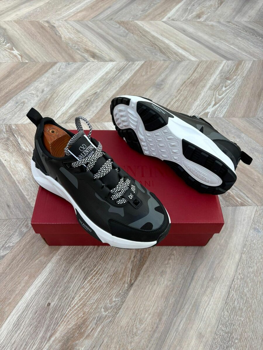 Sneakers Valentino