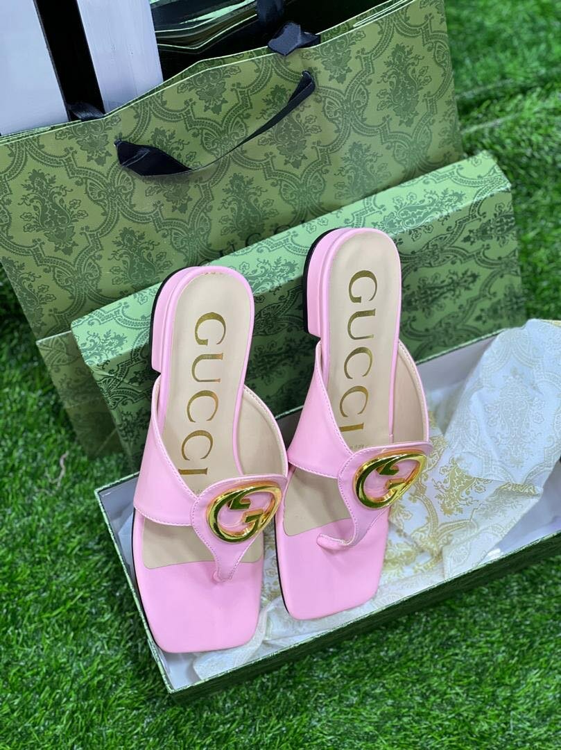 Gucci slippers