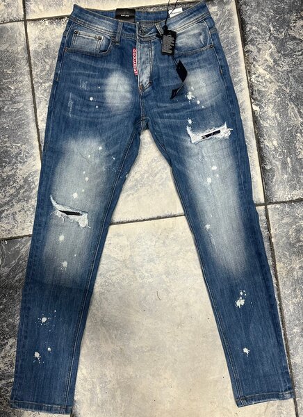 Jeans déchirés pour homme