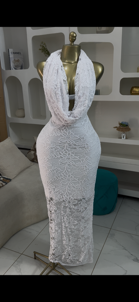 Robe en dentelle blanche élégante