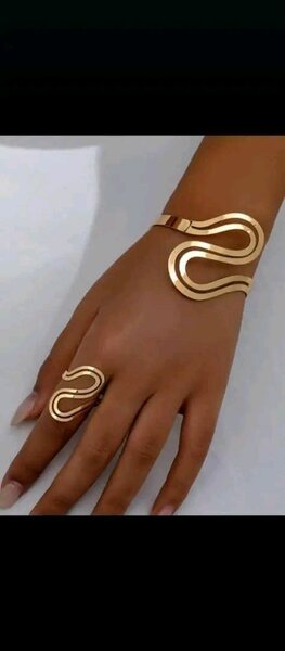 Bracelets et Bagues Élégants