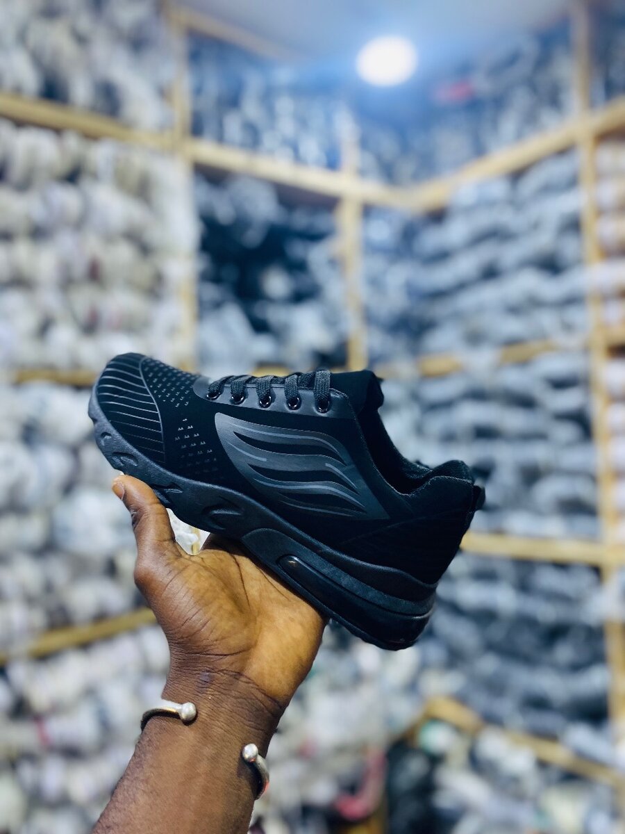 Chaussures de sport noires unisexe