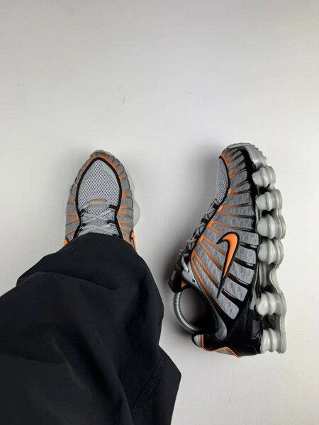 Nike Shox Turbo  gris et orange