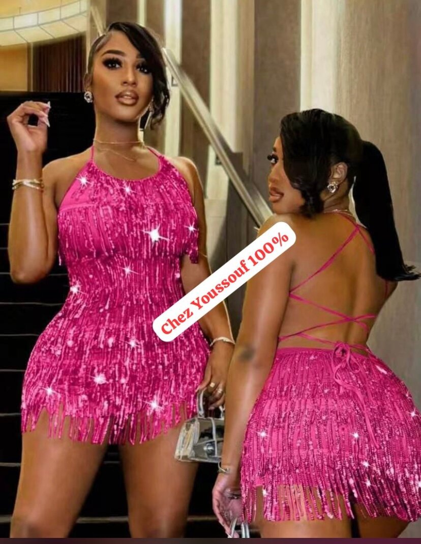 Robe courte à paillettes métallisées