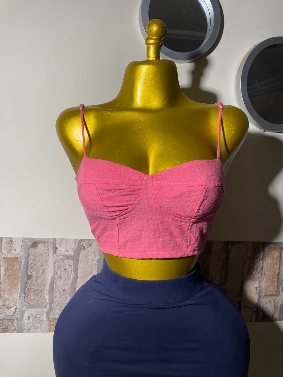 Top court rose à bretelles