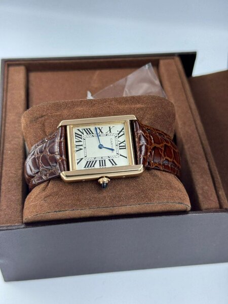 Montre en cuir élégante