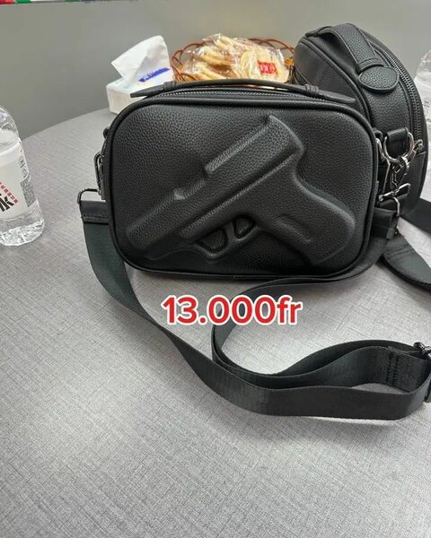 Sac banane en cuir noir pour homme