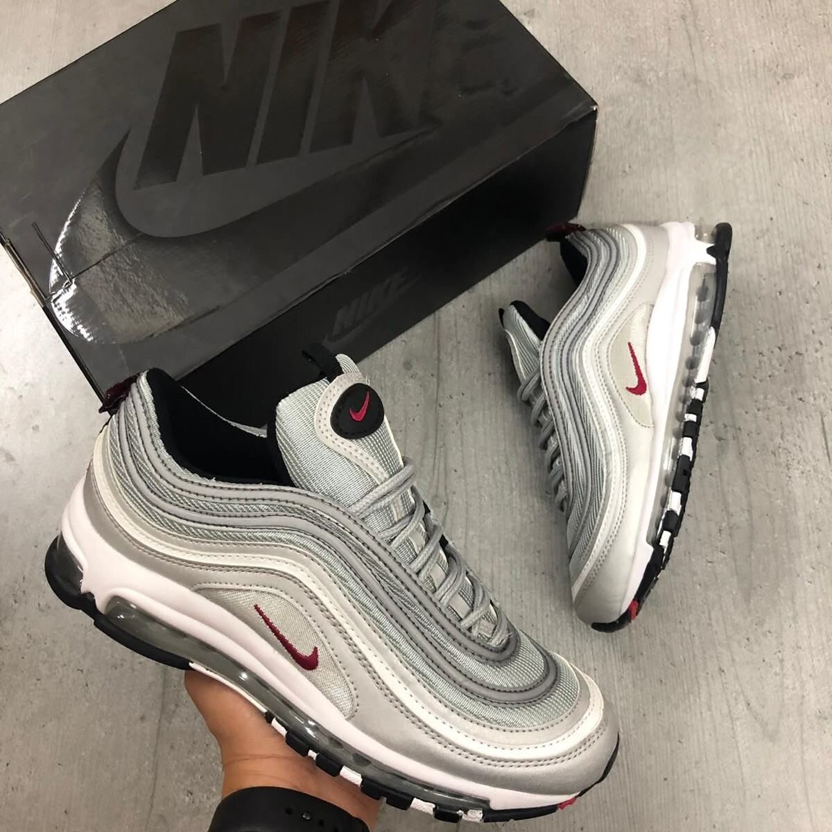 Nike Air Max 97 gris et blanc