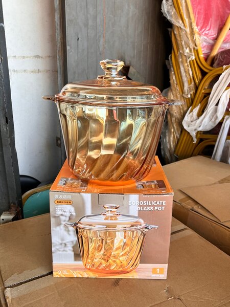 Pot en verre borosilicaté avec couvercle