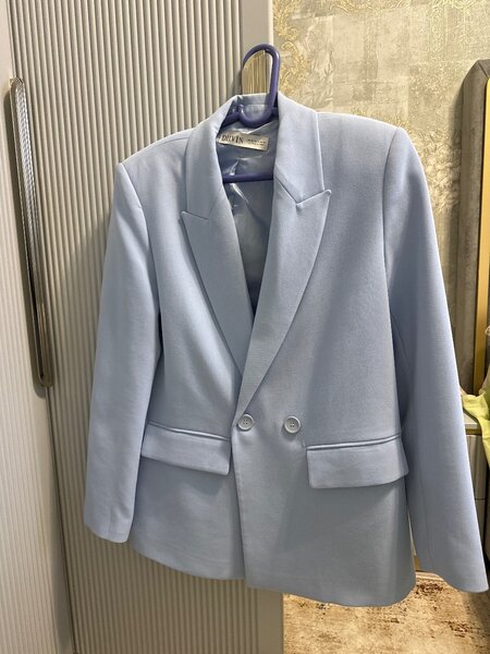 Женский пижджак, одевался один раз на фотосессию в отличном