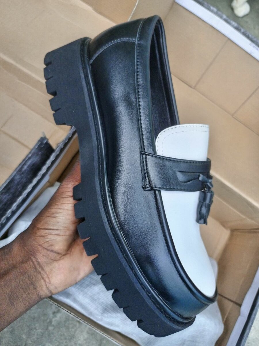 MOCASSINS BLANC NOIR