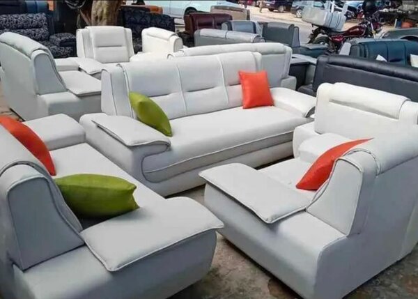 Canapé en cuir blanc design moderne