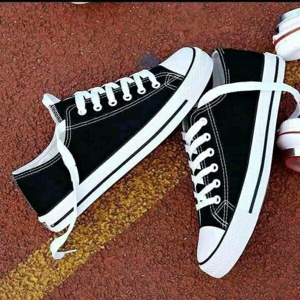 Baskets noires style classique