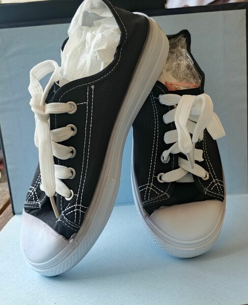 Baskets noires à lacets