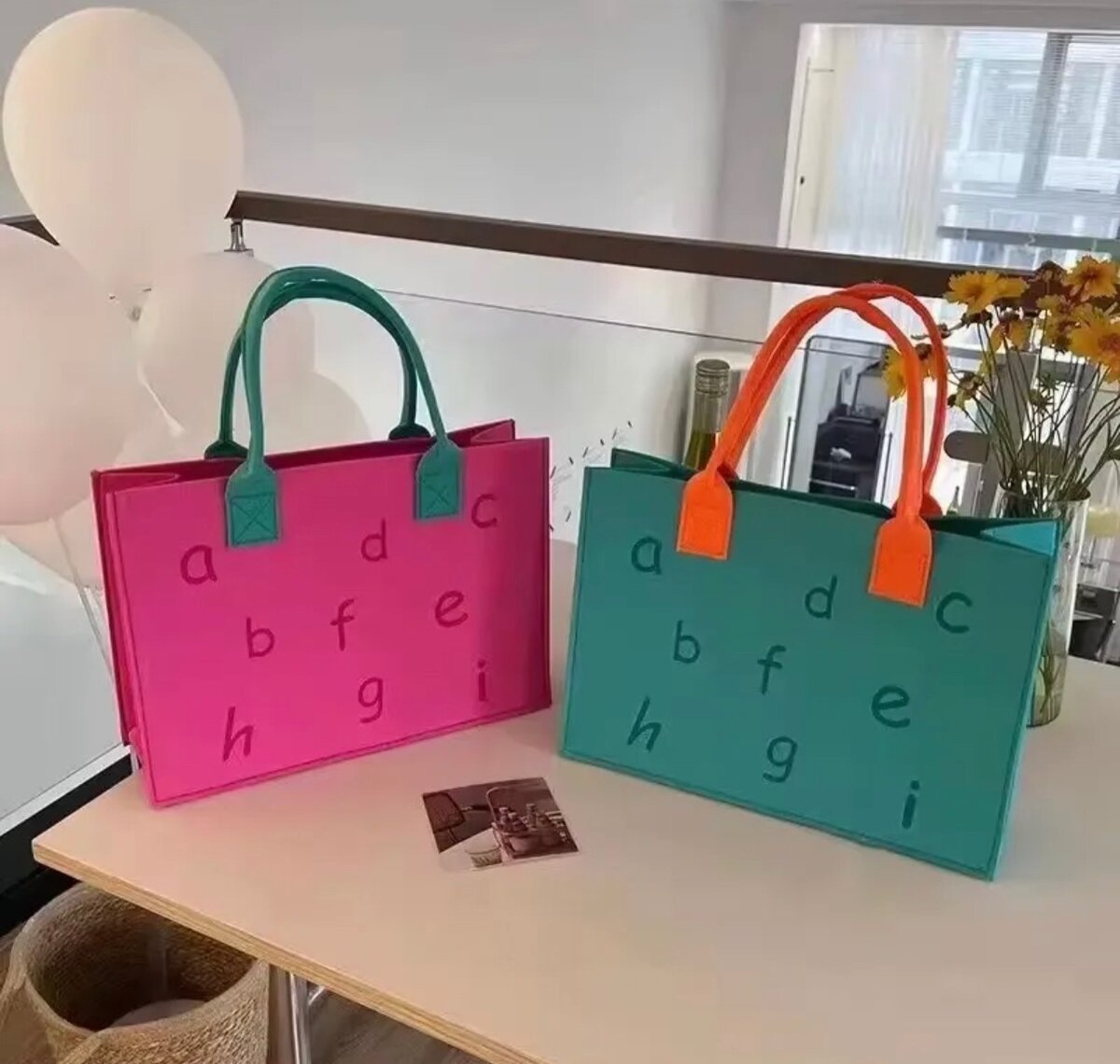 Tote liquid absorptive bag