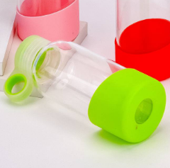 Portable Finger Loop Plastic Twist Cap Borosilicate Glass Bottle with Protective Silicone Base