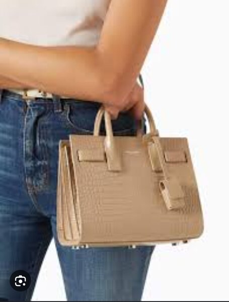 Sac à main en cuir texturé