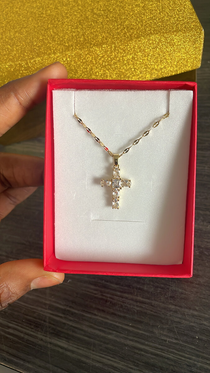 Collier Croix Orné Cristaux