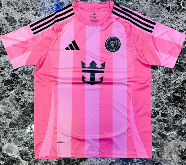 Maillot de football rose